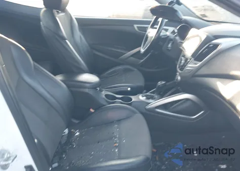 2015 Hyundai Veloster z USA, uszkodzony, nr VIN KMHTC6AD9FU239441